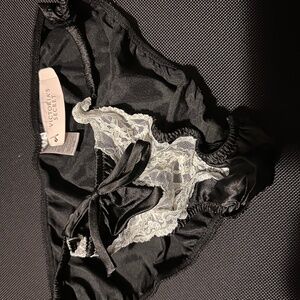 Victoria’s Secret Lingerie Underwear Size Medium NWT